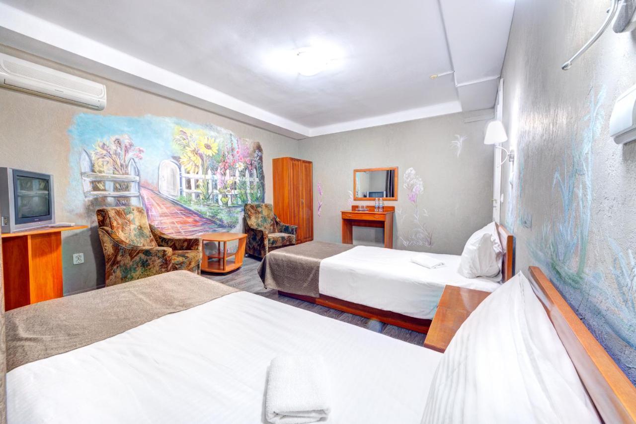 Holosiyvsky Hotel Kiev Eksteriør bilde