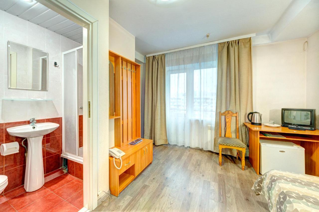 Holosiyvsky Hotel Kiev Eksteriør bilde